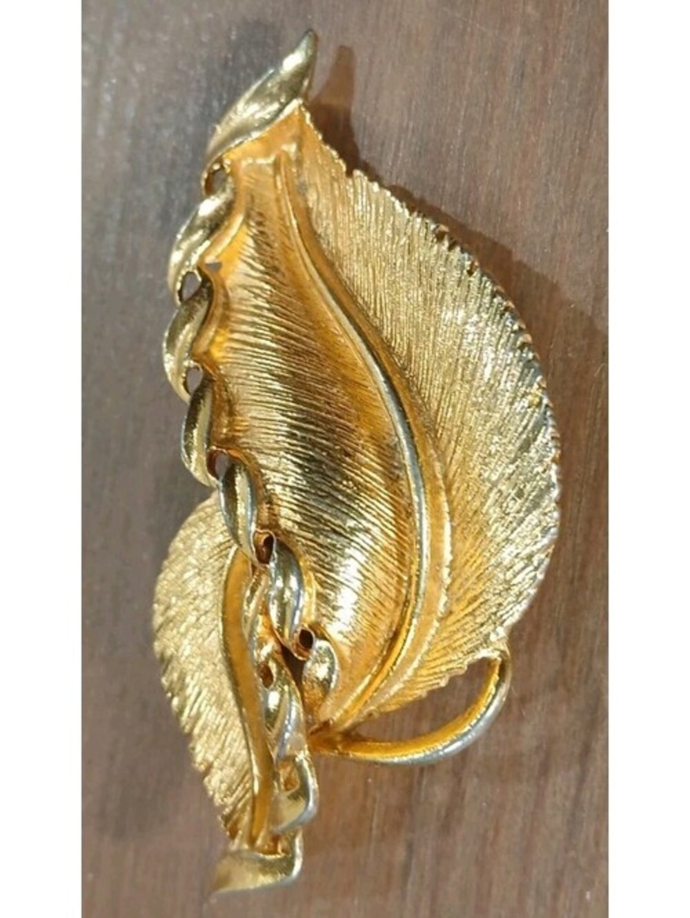 Vintage - Double Leaf Goldtone Textured Brooch Pin - Excellent Used Condition